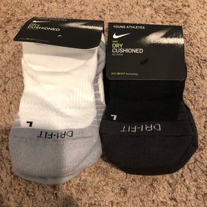 NWT Nike Youth Size Y3-Y5 No Show Dri-Fit Socks